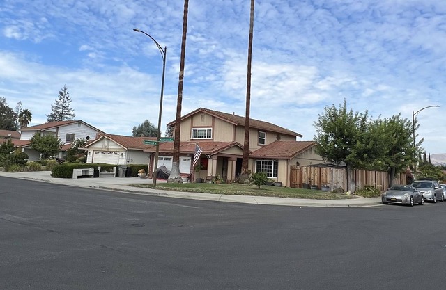 EVERGREEN AREA HOUSE in SILICON VALLEY