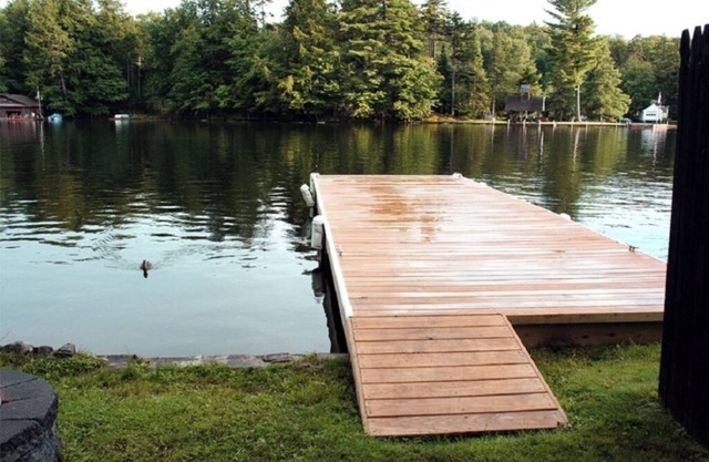 Evergreen Lodge Old Forge Waterfront w/Dock Sleeps 9 / .5 miles to Old Forge