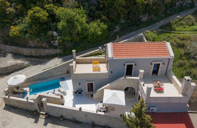 Evergreen villa, private pool, a peaceful Cretan retreat