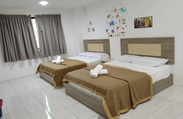 Everyone Knows EOK Homestay 2 rooms Apartment in Lot 10 Pangkor