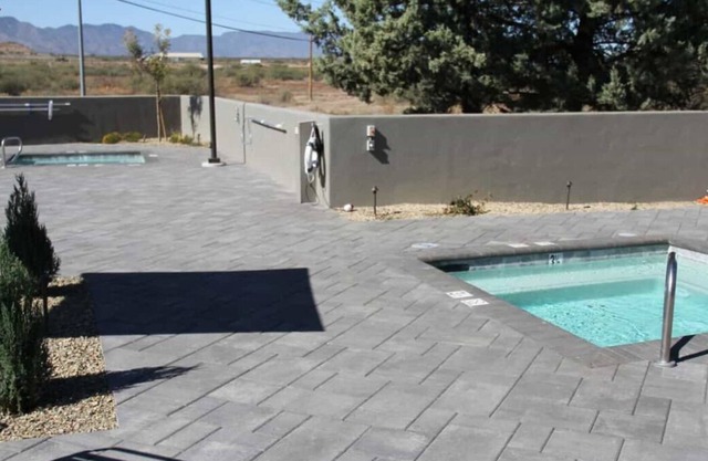 Everything You Need For The Perfect Vacation! FREE Parking, Pool!