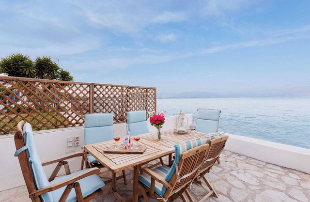 Evi's Seafront Hideaway - Petalidi Cozy Nest