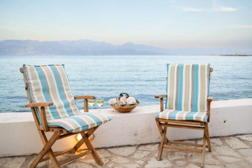 Evi's Seafront Hideaway - Petalidi Cozy Nest