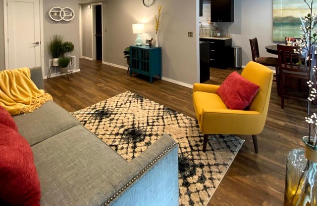 Evie's Campus-close 2 bedroom luxury