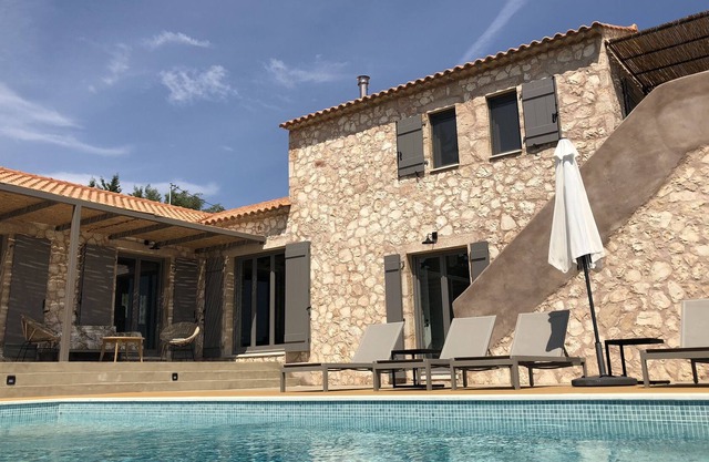 Evreti DREAMHOUSE Casa de piedra con piscina privada y vistas al mar, ¡un paraíso en la tierra!