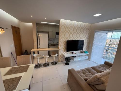 Excelente apartamento de 2 quartos com ótima localização