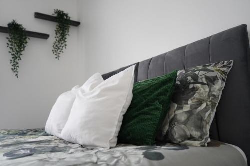 Excellency Stays , Contractors ,families , Comfort Home , Free Parking ,