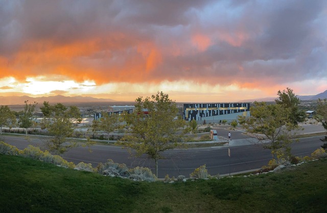 Excellent location in Draper, Utah. Apt 1600sqft, two bedrooms 2mi to I-15,
