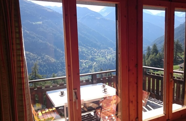 Excelente ubicación en el corazón de Val d'Anniviers, con unas vistas únicas de los picos