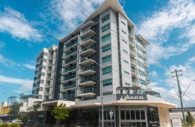 Excellent Location - Modern Hotel Room in Mackay