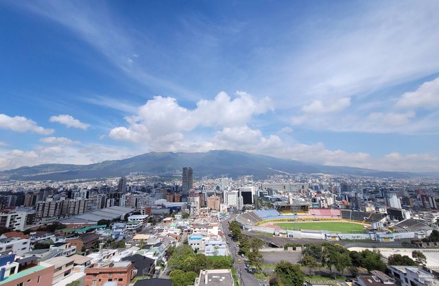 Excelente vista panorámica, estadio olímpico, parque metropolitano, montaña ciud