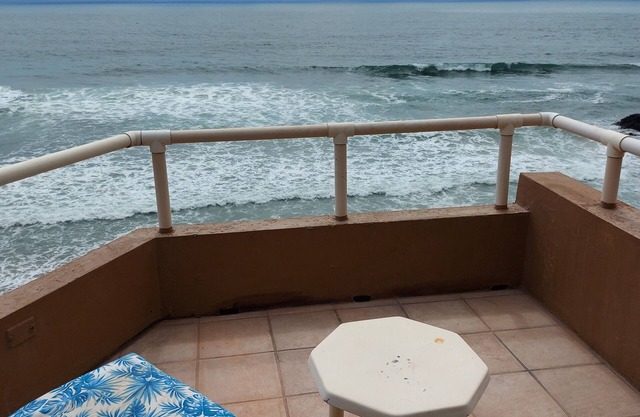 EXCELLENT UNOBSTRUCTED OCEAN VIEWS AND BEACH ACCESS!!