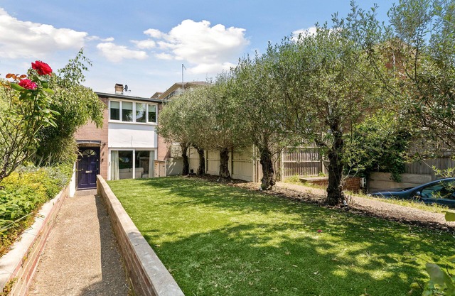 Exceptional 3 Bedroom Richmond Riverside Villa