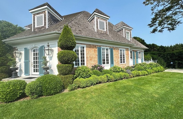Exceptional 5BR/6Bth Luxury Home, Water Mill South, Heated Pool/Spa, Dock Access