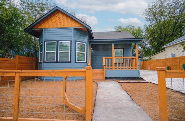 Exceptional 5BR So Close to Riverwalk and Downtown