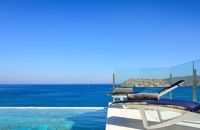 Creta, Villa excepcional directamente en Plaka Beach, Golfo o. Mirambello