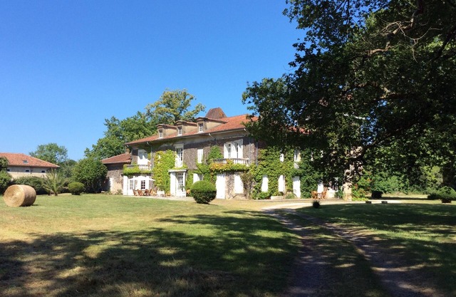 Exceptional Near Hossegor housing in mansion with pool and park