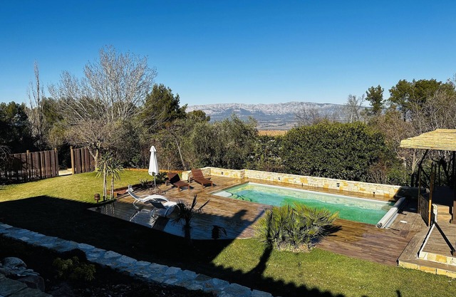 Exceptional Provencal villa in quiet location with private sports and leisure area
