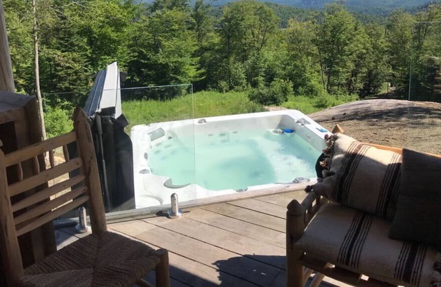 EXCEPCIONAL CHALET DE MADERA REDONDA-PISCINA-PISCINA-