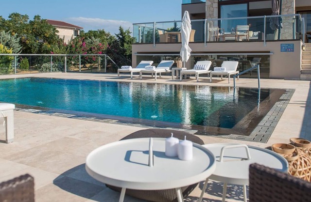 Exceptional villa with pool on the seafront