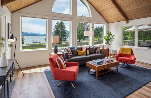 Exceptional Waterfront | Beach, Dog Friendly, Hot Tub