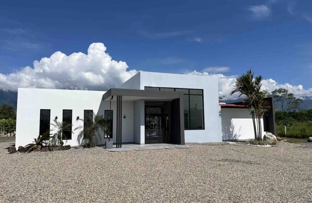 EXCLUSIVA CASA DE CAMPO EN LOS LLANOS ORIENTALES