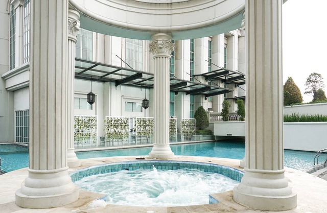 Exclusive 2Br The Bellezza Apartment With City View