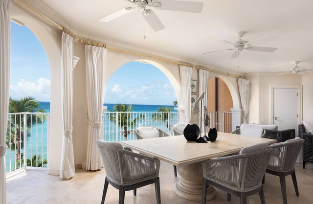 Exclusive 3-bedroom apartment with AC and fitness room - Saint Peters Bay 403