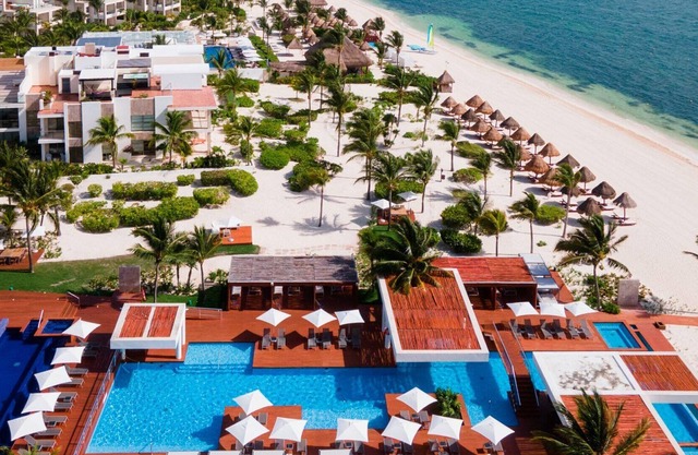Exclusive 3BR Apt/Rooftop, beach, pool & amenities