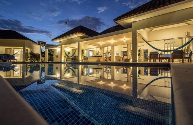 Casa La Monona - Family 5BR House in Punta Canoa by Huespedia