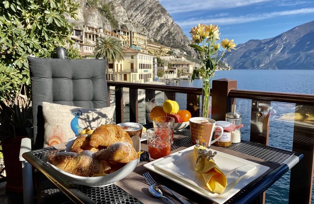 LEMON 65 m2 APARTAMENTO BOUGANVILLE EN EL LAGO DE GARDA