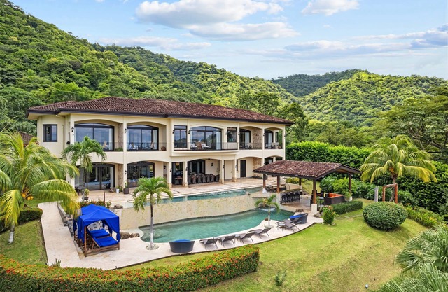 Villa y spa de lujo con personal con comidas incluidas (¡Ideal para grupos!)
