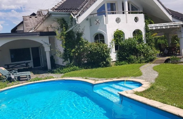 Apartamento Exclusivo En Villa con Jardín Privado