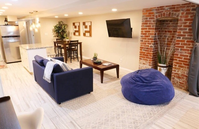 Exclusivo Apt en Shaw - Pasos de tiendas / restaurantes / metro