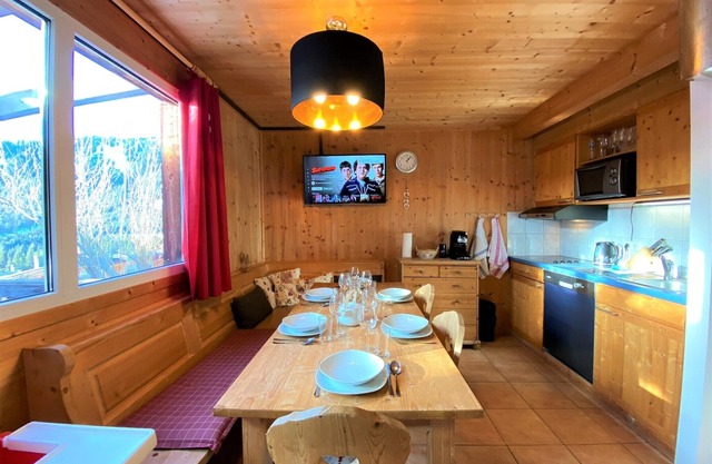 EXCLUSIVE Chalet at over 1250m +STEAM-bath +NETFLIX +very Cozy!!