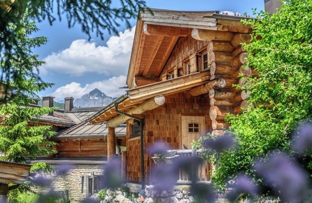 Exclusive chalets with their own Swiss stone pine sauna, private whirlpool & open fireplace