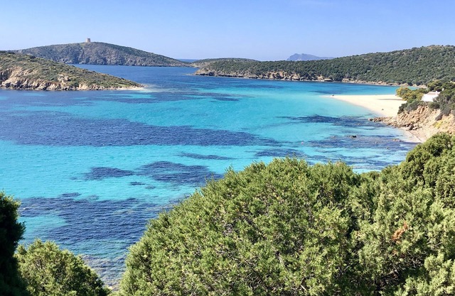 Villa exclusiva a pocos pasos de la playa con vistas a Tuerredda