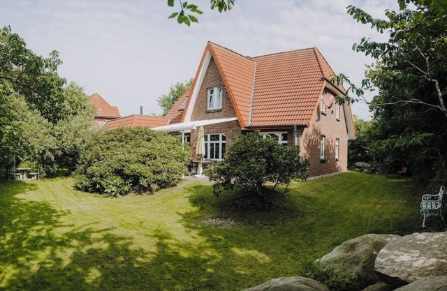 Exclusive large vacation home on the North Sea - perfect for families & relaxation