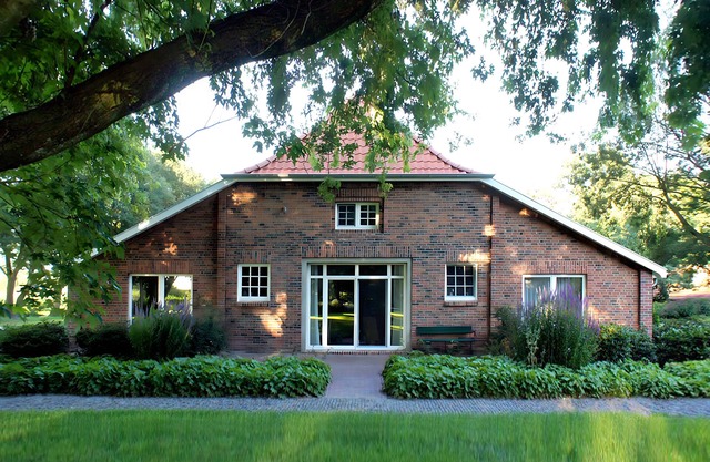Exclusive equipment, 2 bathrooms, fantastic garden, near Bad Zwischenahn, WLAN