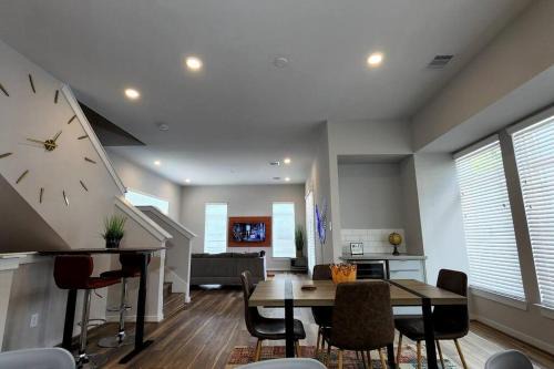 Exclusive Exquisite Three Story Home HPLE