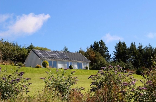 Exclusivo refugio en la ladera con impresionantes vistas y bañera de hidromasaje, ideal para Loch Ness