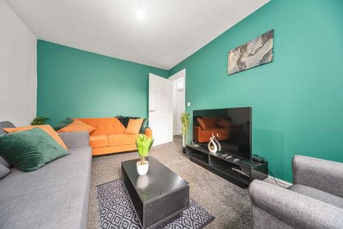 Exclusive house for contractors and families