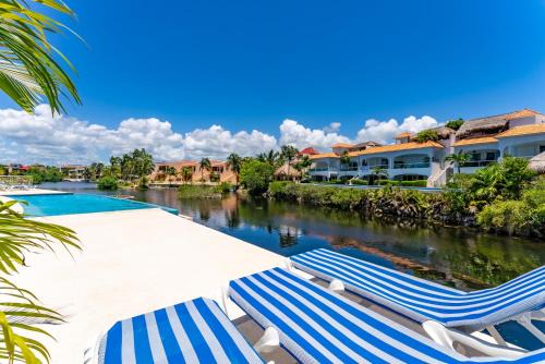 Exclusive, Lagoon Front, 2 min beach, Groundfloor, Grill & Paddleboard