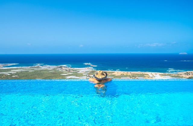 Exclusive luxury 7 bedroom complex of Villas