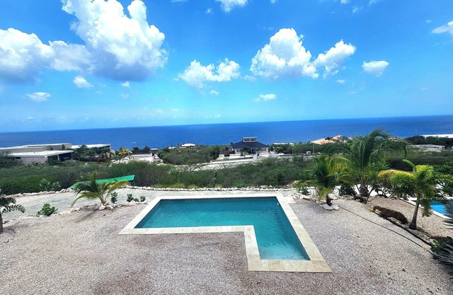 Exclusive Sea View Apartment in Coral Estate