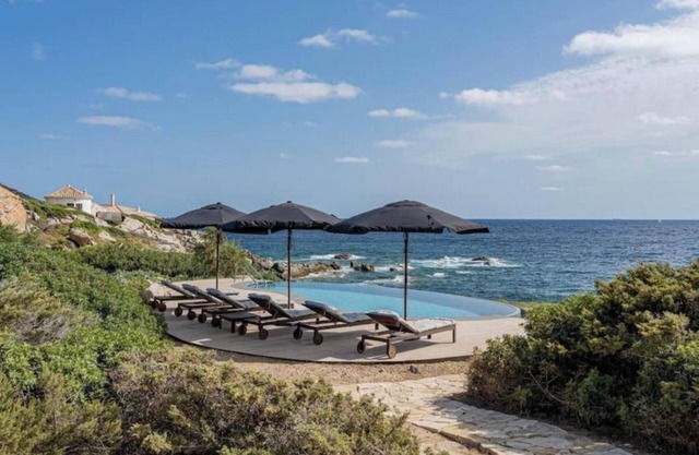 Exclusive Seafront Villa with Private Pool in San Stèfano