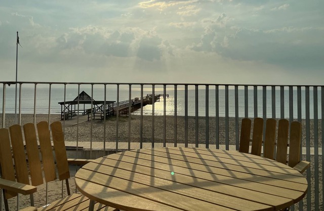 Exclusive seafront apartment on the beach