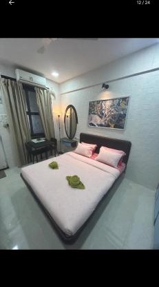 Exclusive Studio on Linking Road