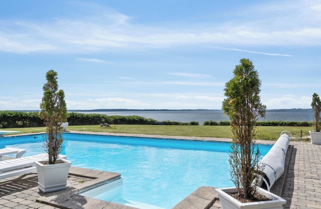 Exclusive vacation home with panoramic sea views, heated pool & sauna in privacy