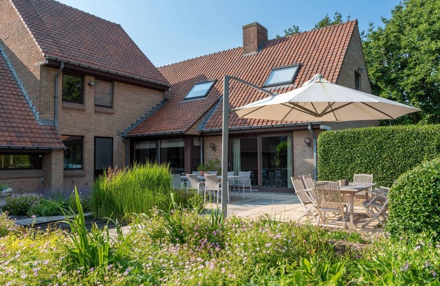 Exclusive vacation villa with beautiful landscape garden